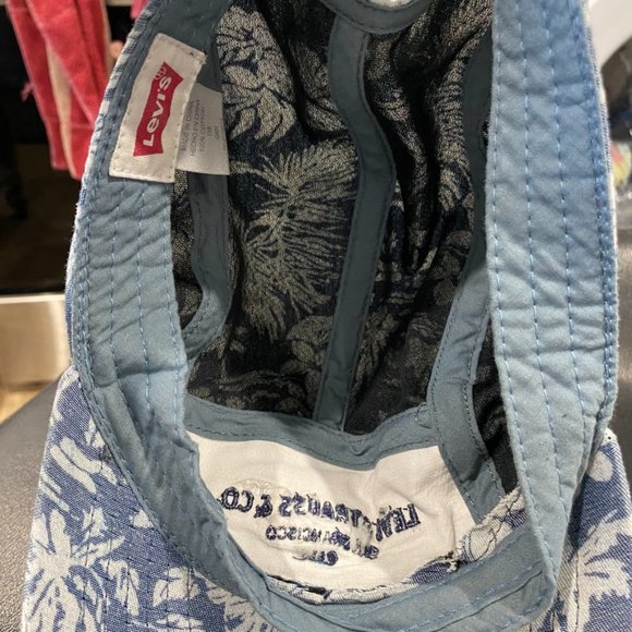 Levi’s Tropical Print Hat Blue/White - Picture 7 of 7